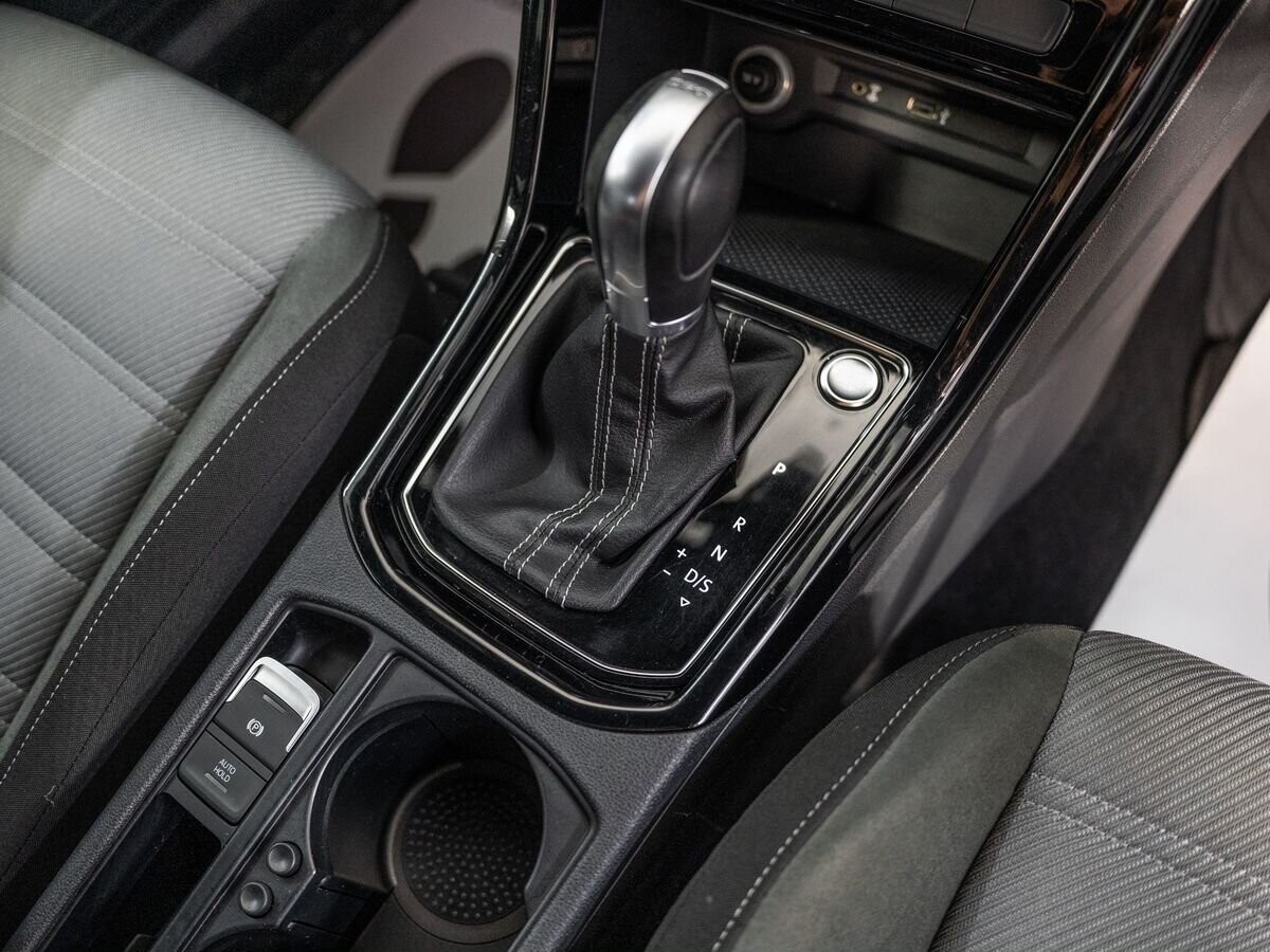 Volkswagen Touran 2016 - фото автомобиля