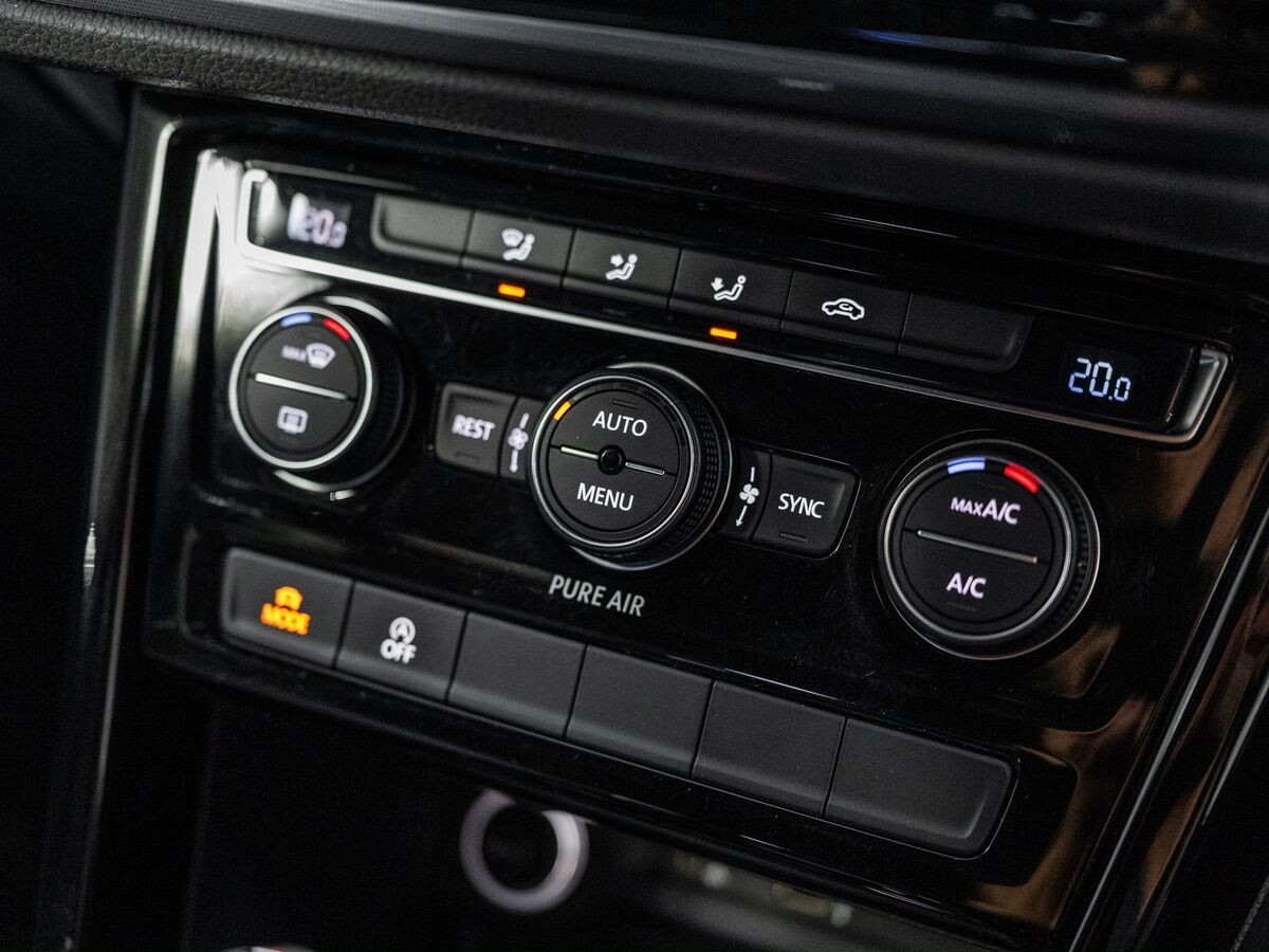 Volkswagen Touran 2016 - фото автомобиля