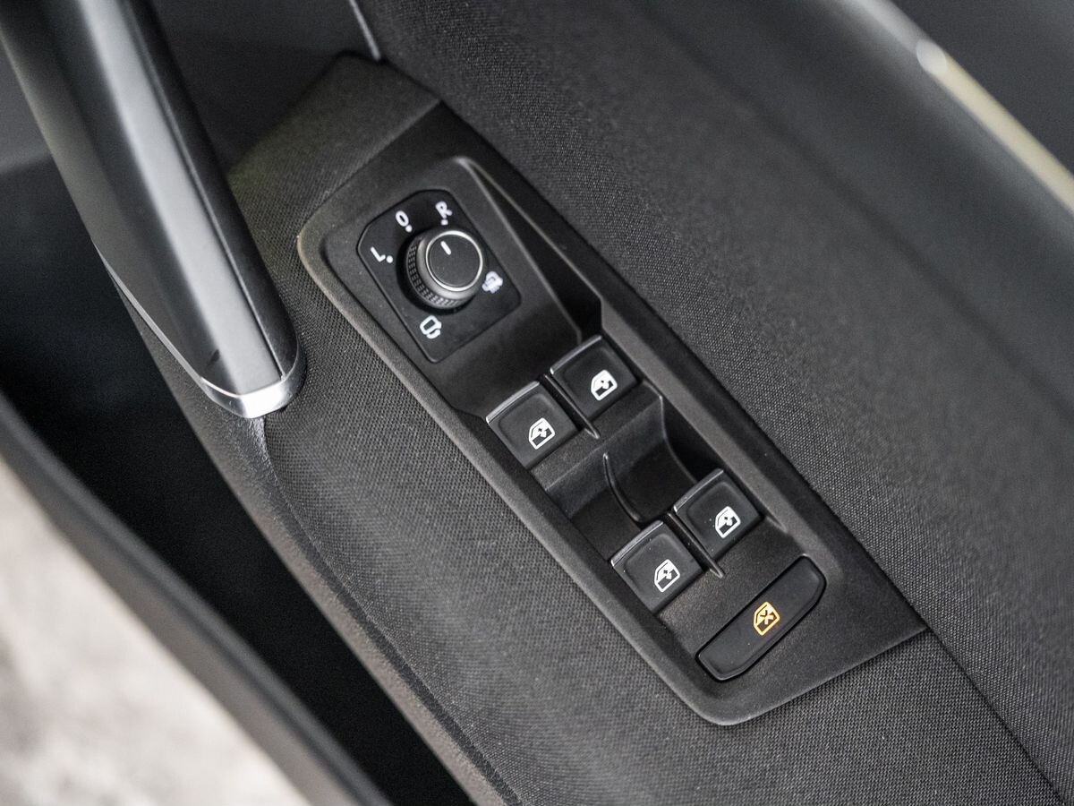 Volkswagen Touran 2016 - фото автомобиля