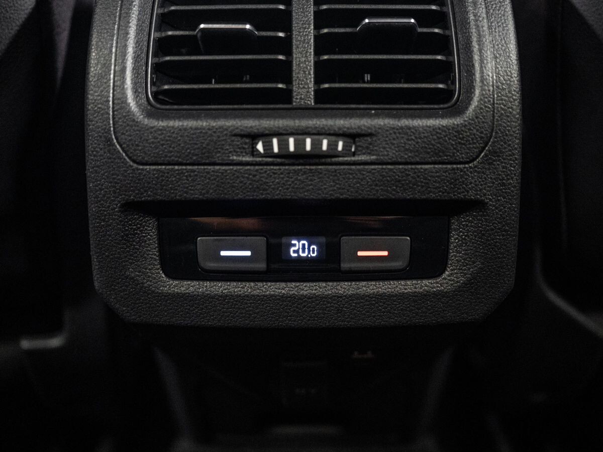 Volkswagen Touran 2016 - фото автомобиля