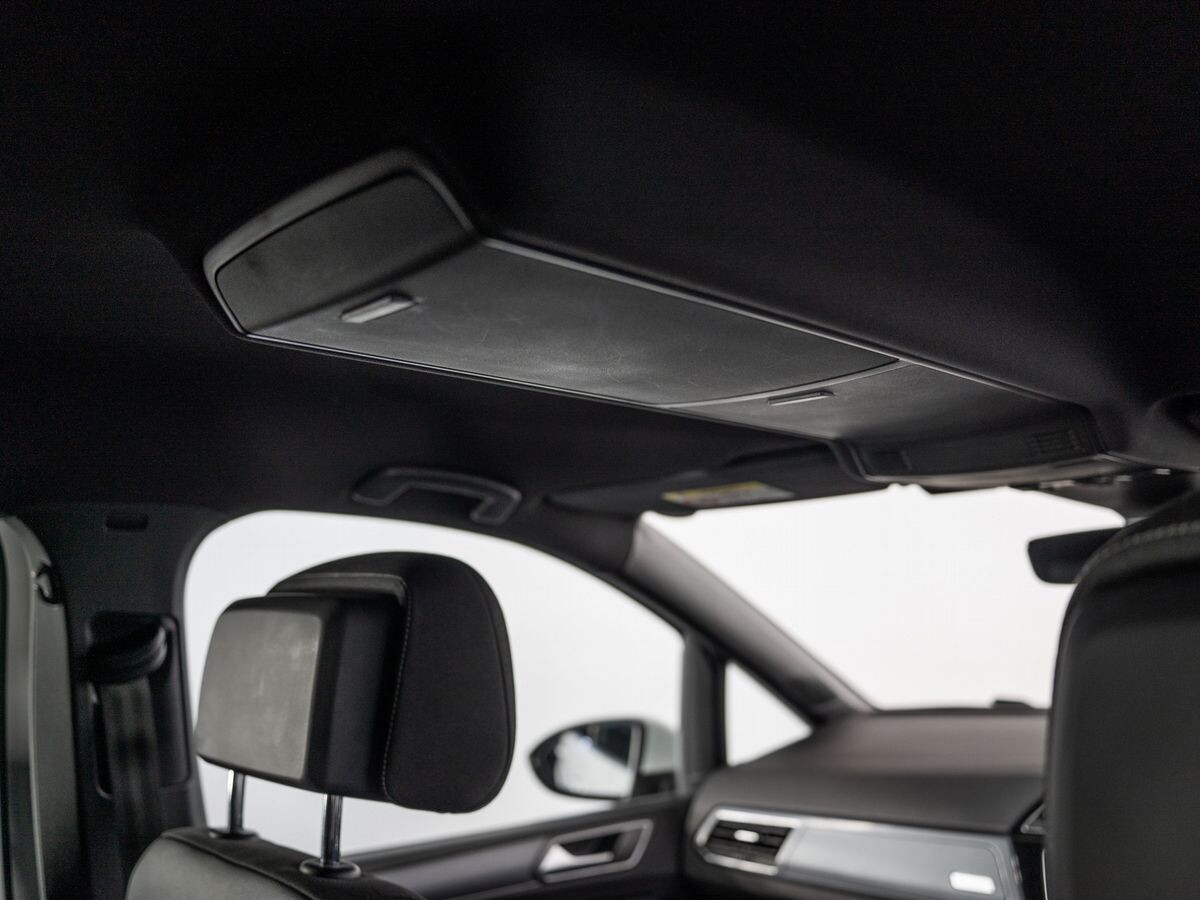Volkswagen Touran 2016 - фото автомобиля