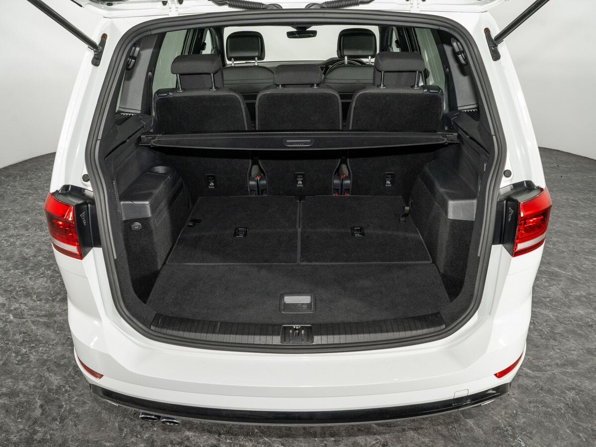 Volkswagen Touran 2016 - фото автомобиля