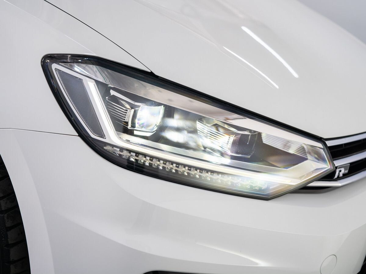Volkswagen Touran 2016 - фото автомобиля