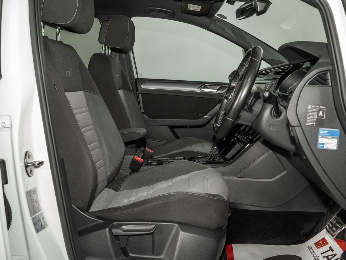 Volkswagen Touran 2016 - фото автомобиля