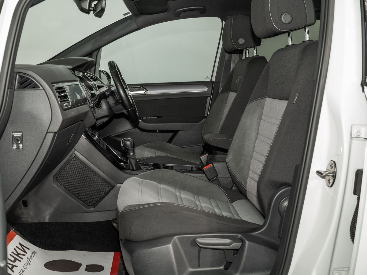 Volkswagen Touran 2016 - фото автомобиля