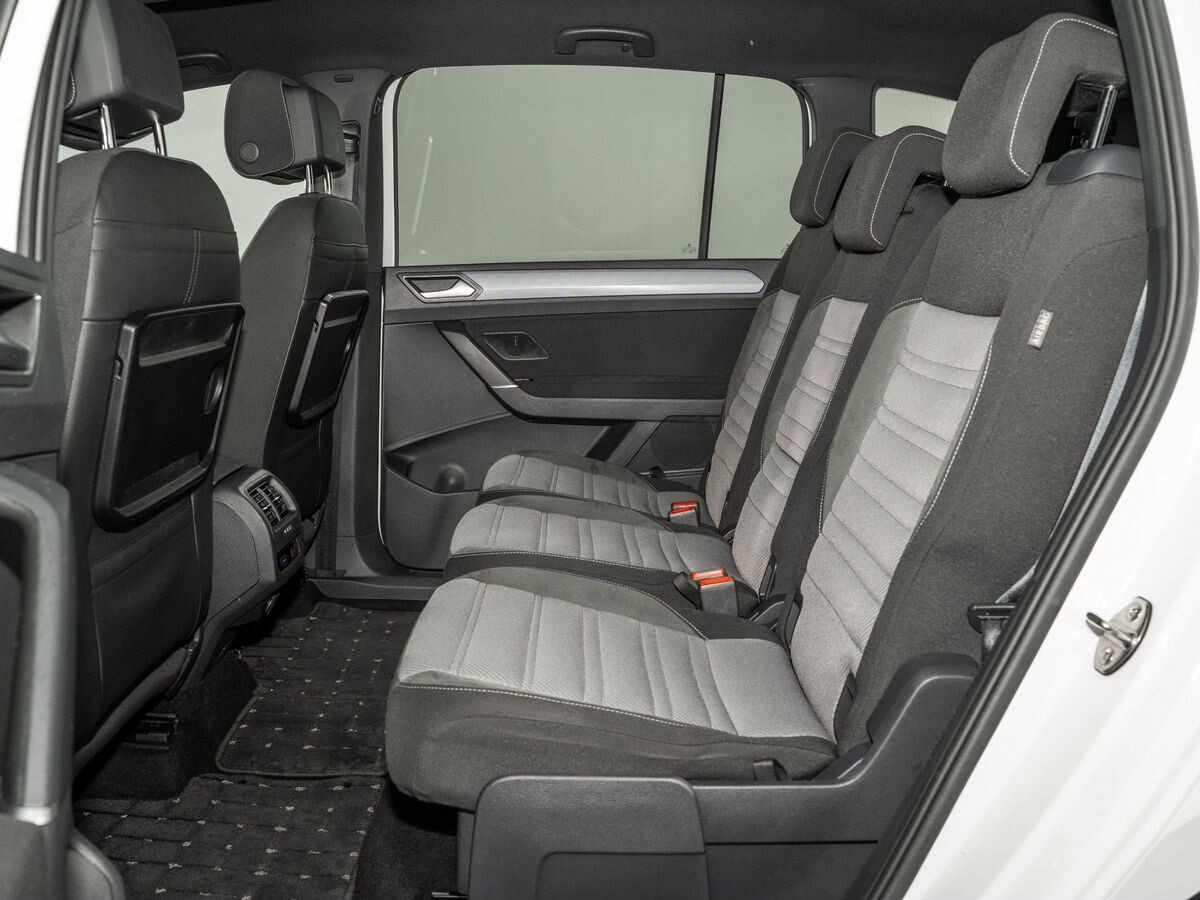 Volkswagen Touran 2016 - фото автомобиля