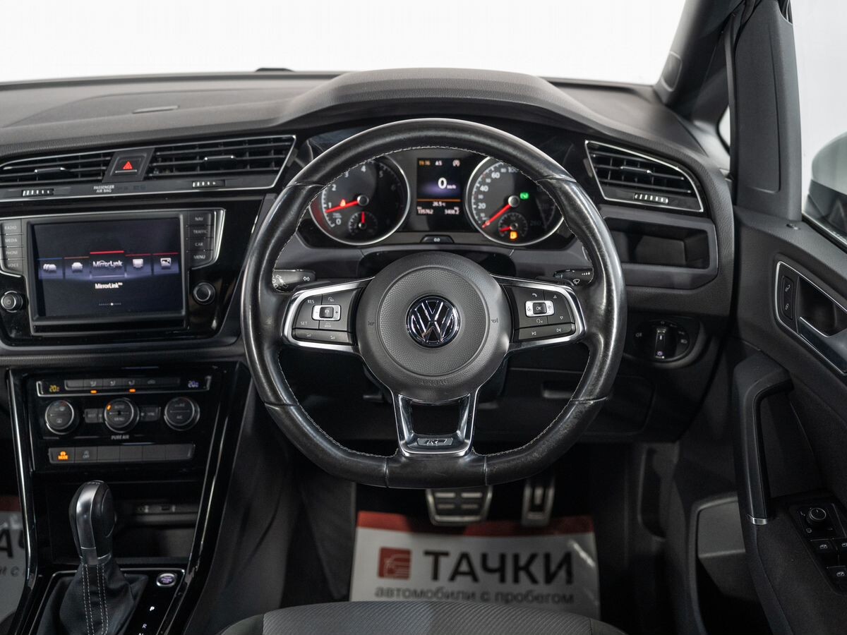 Volkswagen Touran 2016 - фото автомобиля