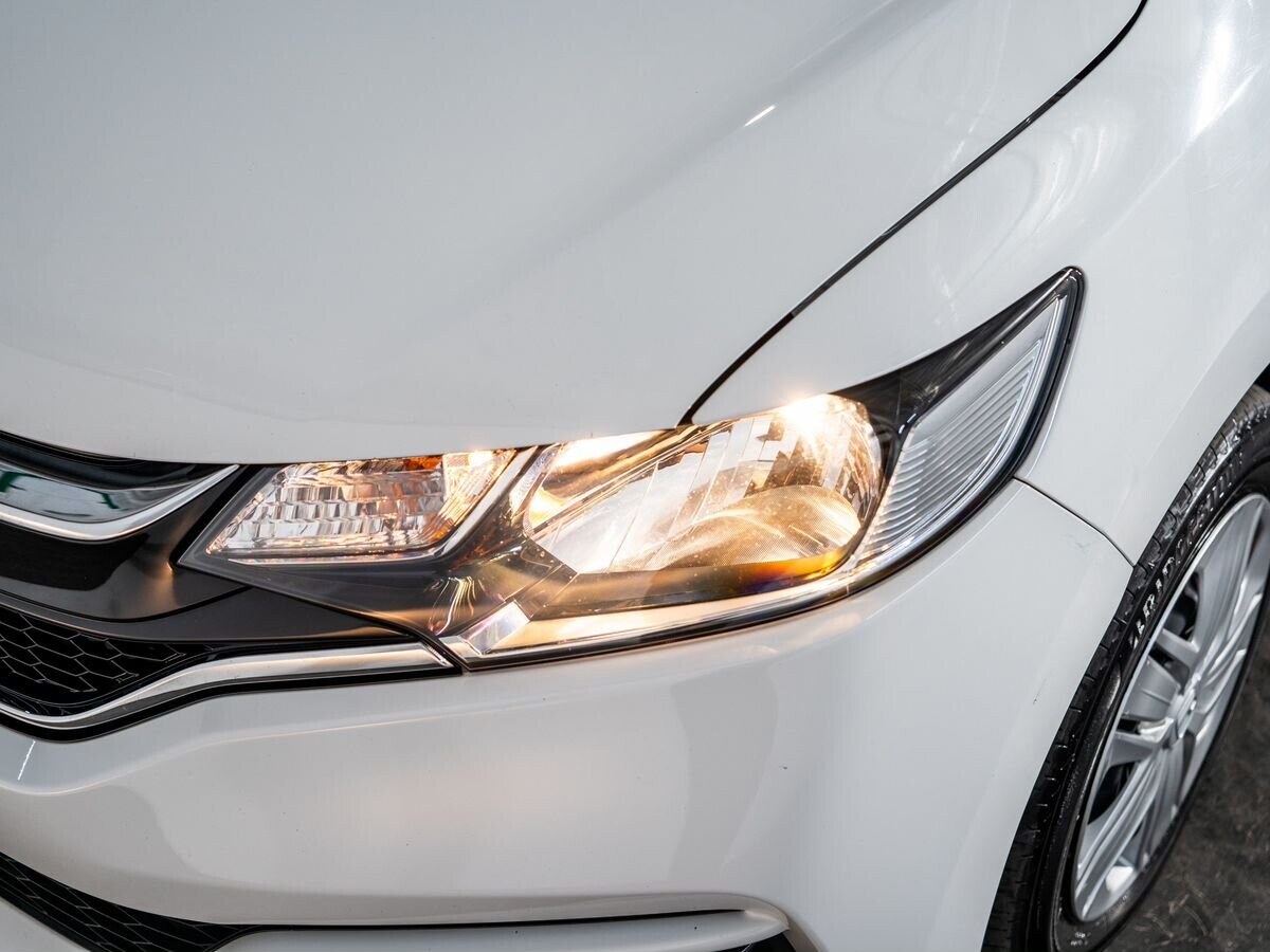 Honda Fit 2018 - фото автомобиля