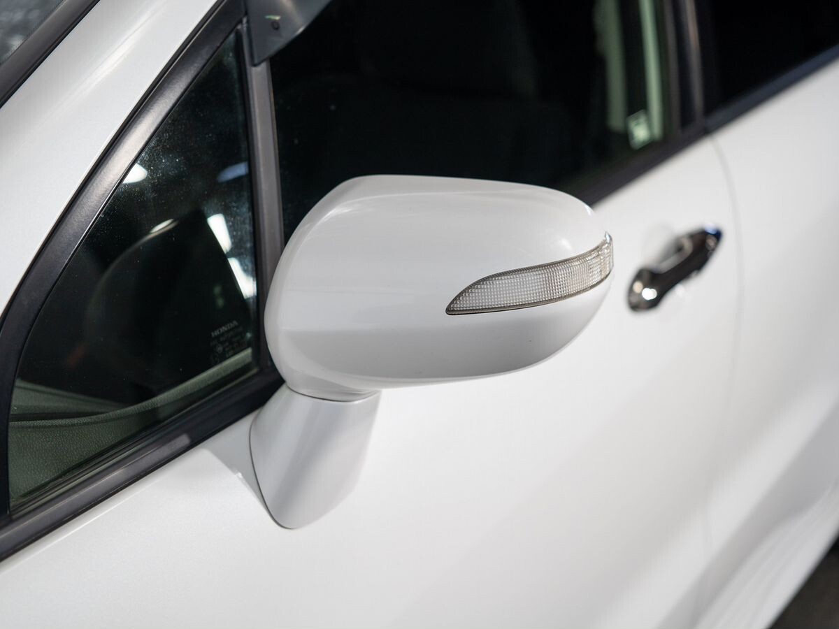 Honda Stream 2013 - фото автомобиля