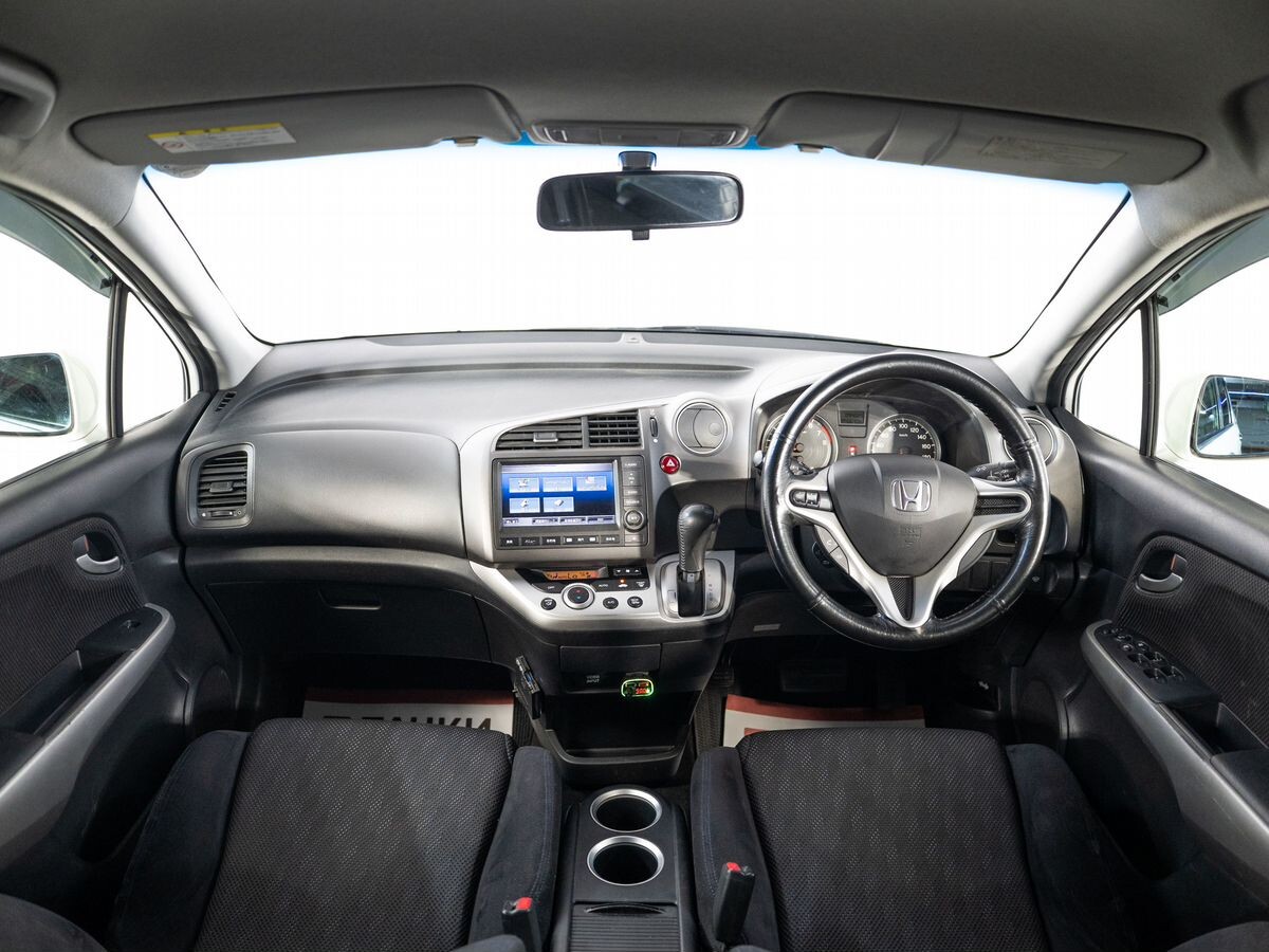 Honda Stream 2013 - фото автомобиля