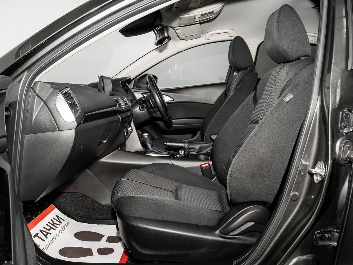 Mazda Axela 2017 - фото автомобиля