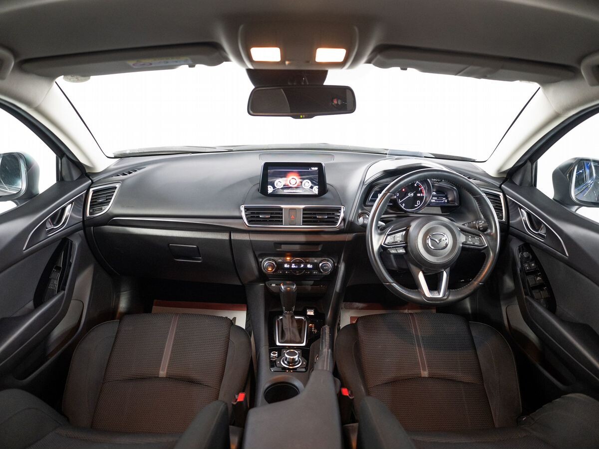 Mazda Axela 2017 - фото автомобиля