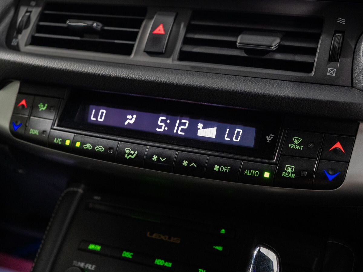 Lexus CT200h 2012 - фото автомобиля