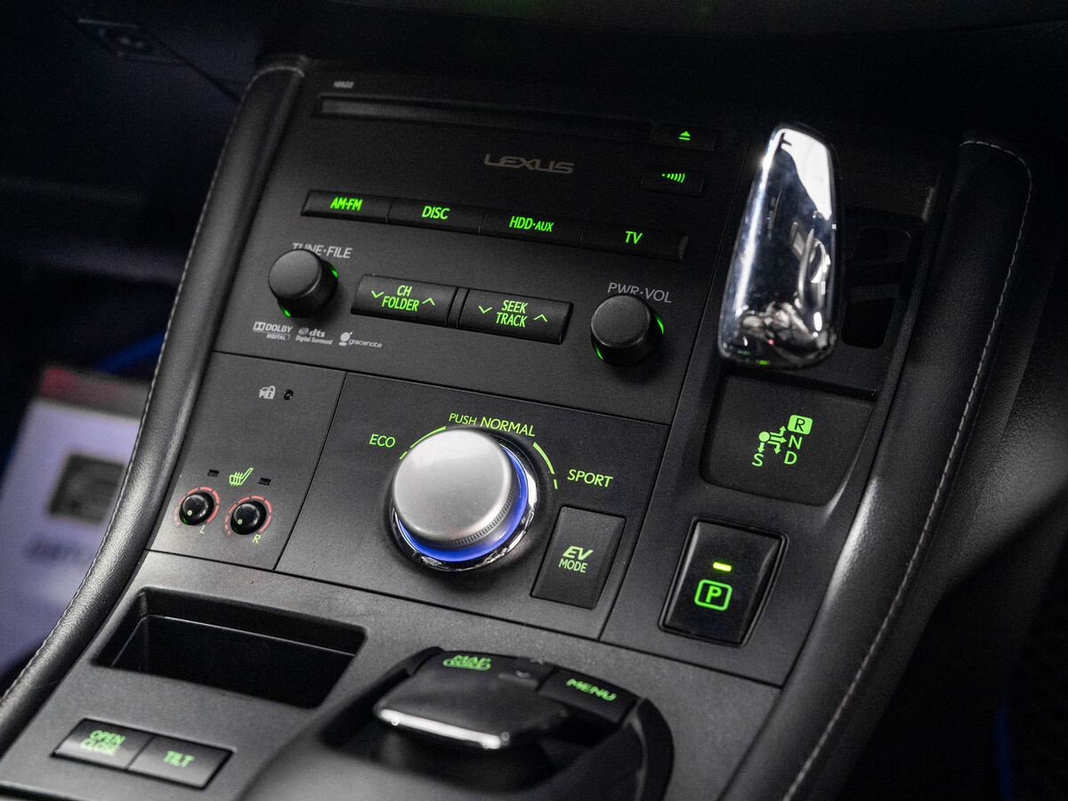 Lexus CT200h 2012 - фото автомобиля