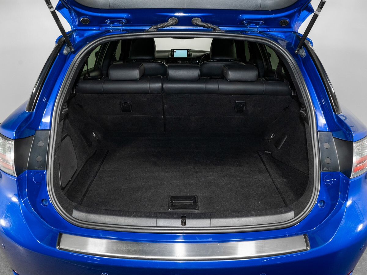 Lexus CT200h 2012 - фото автомобиля