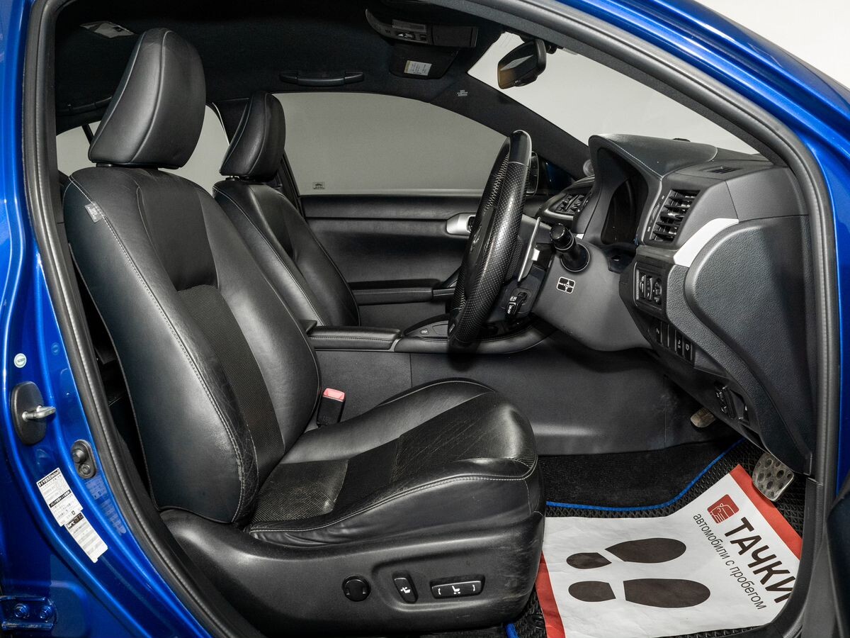 Lexus CT200h 2012 - фото автомобиля