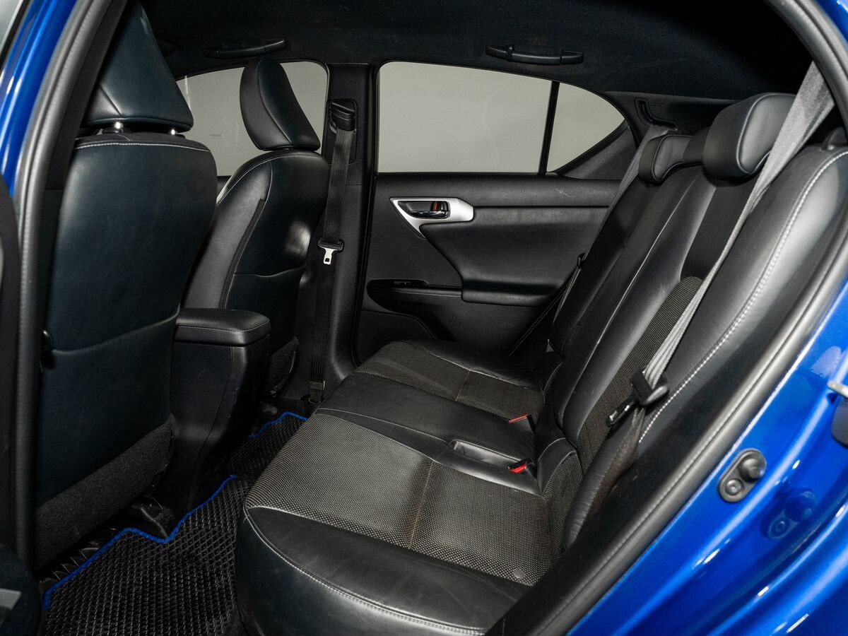 Lexus CT200h 2012 - фото автомобиля