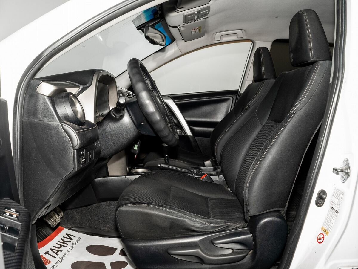 Toyota RAV4 2013 - фото автомобиля