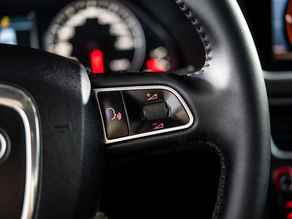 Audi Q5 2012 - фото автомобиля