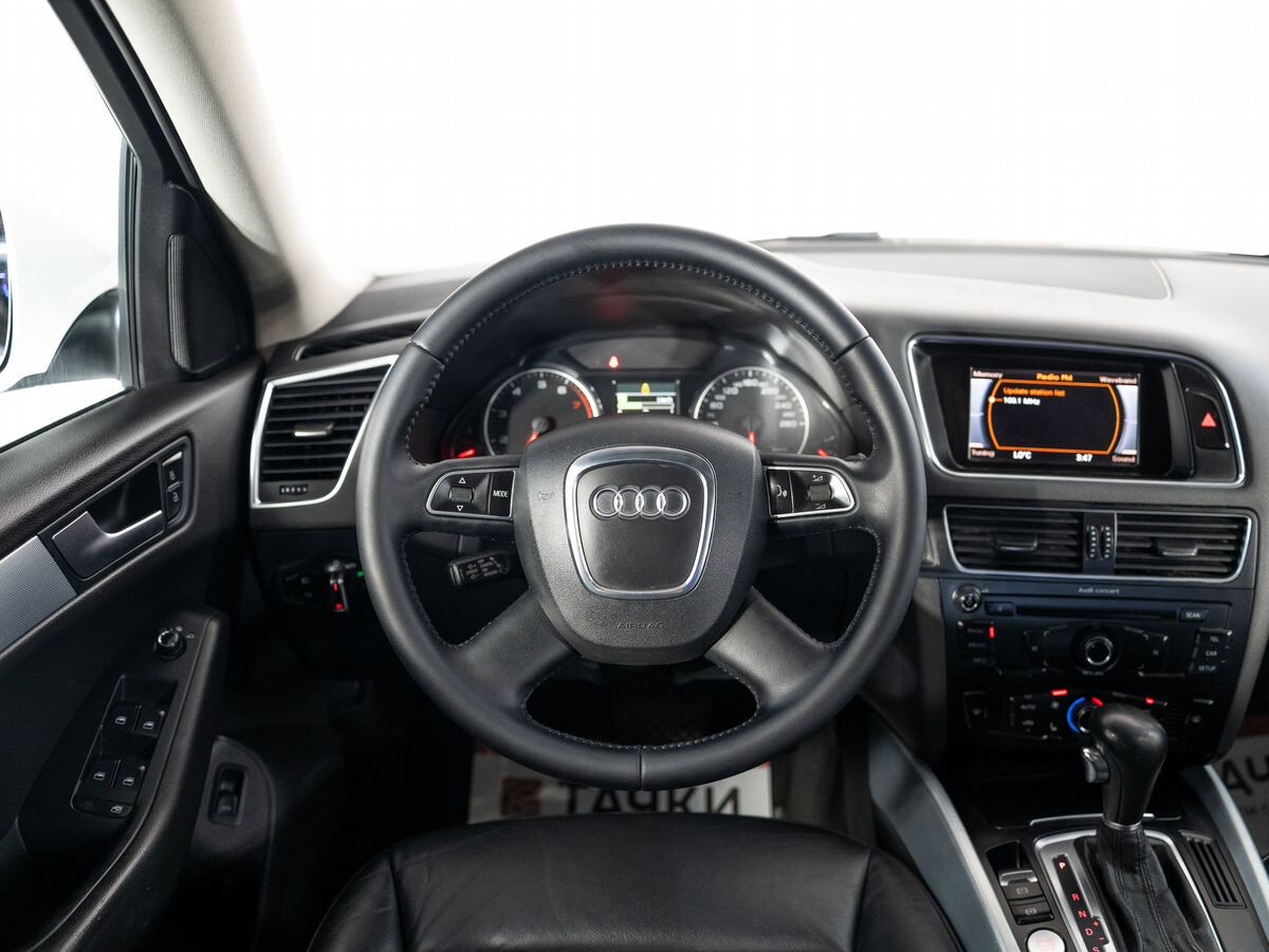 Audi Q5 2012 - фото автомобиля
