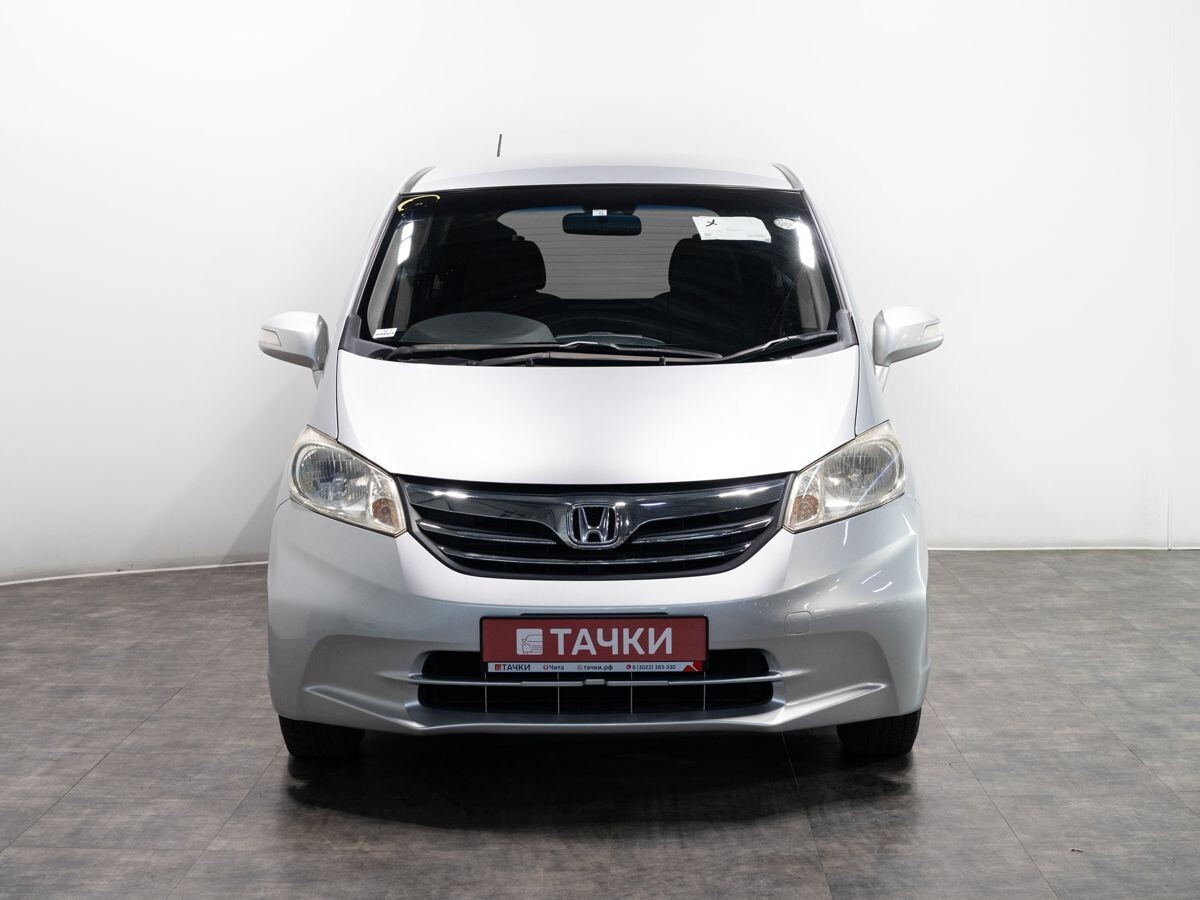 Honda Freed 2012 - фото автомобиля