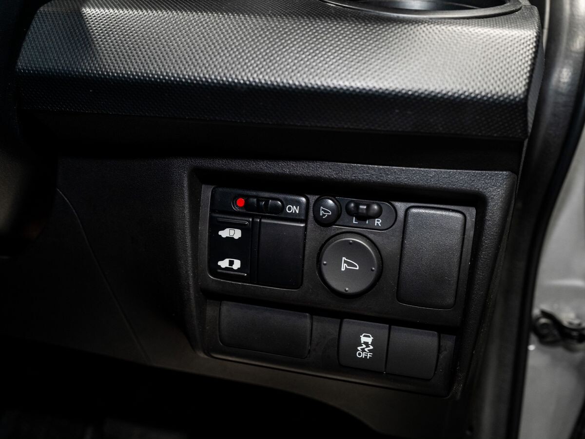 Honda Freed 2012 - фото автомобиля