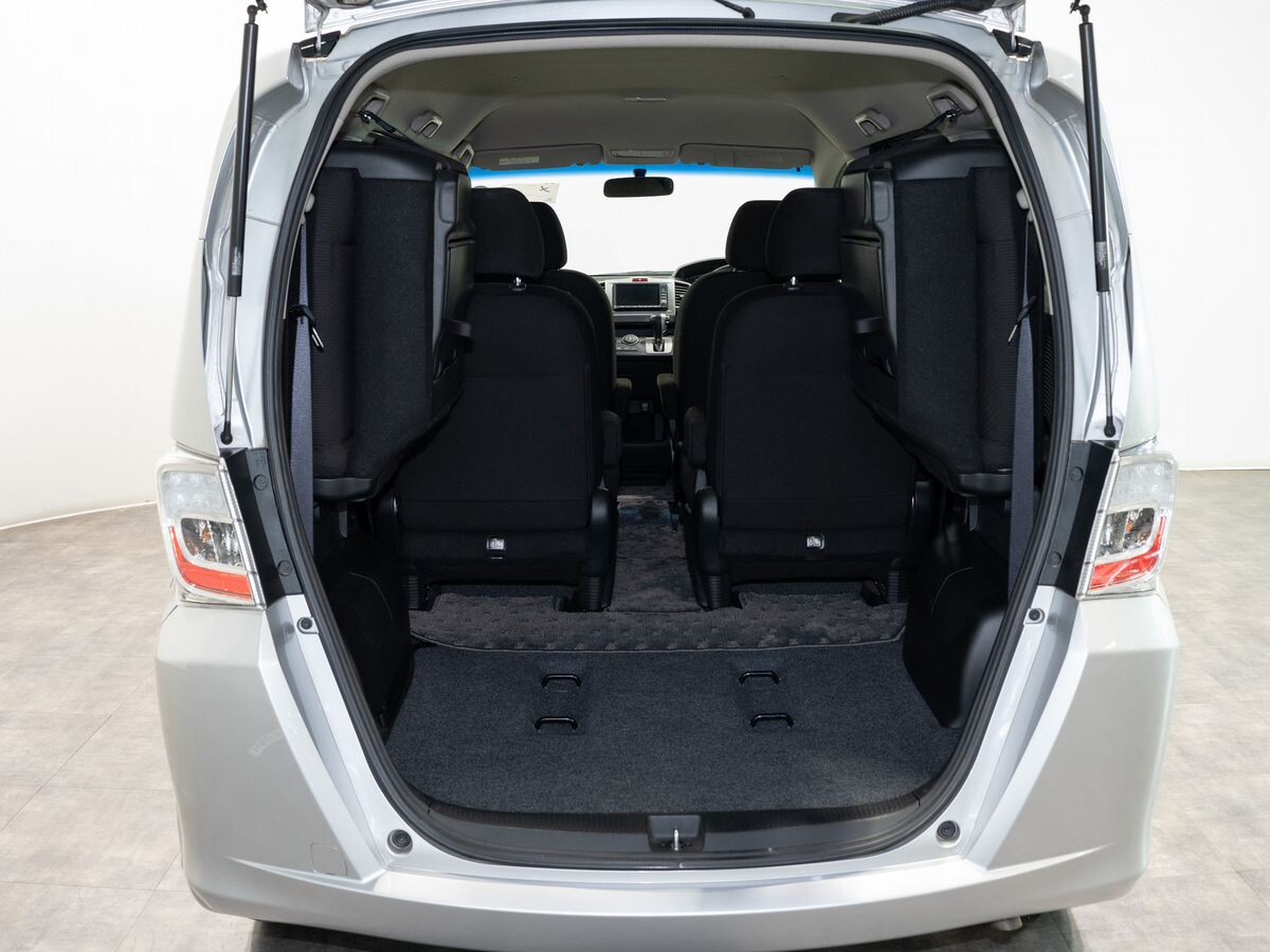 Honda Freed 2012 - фото автомобиля