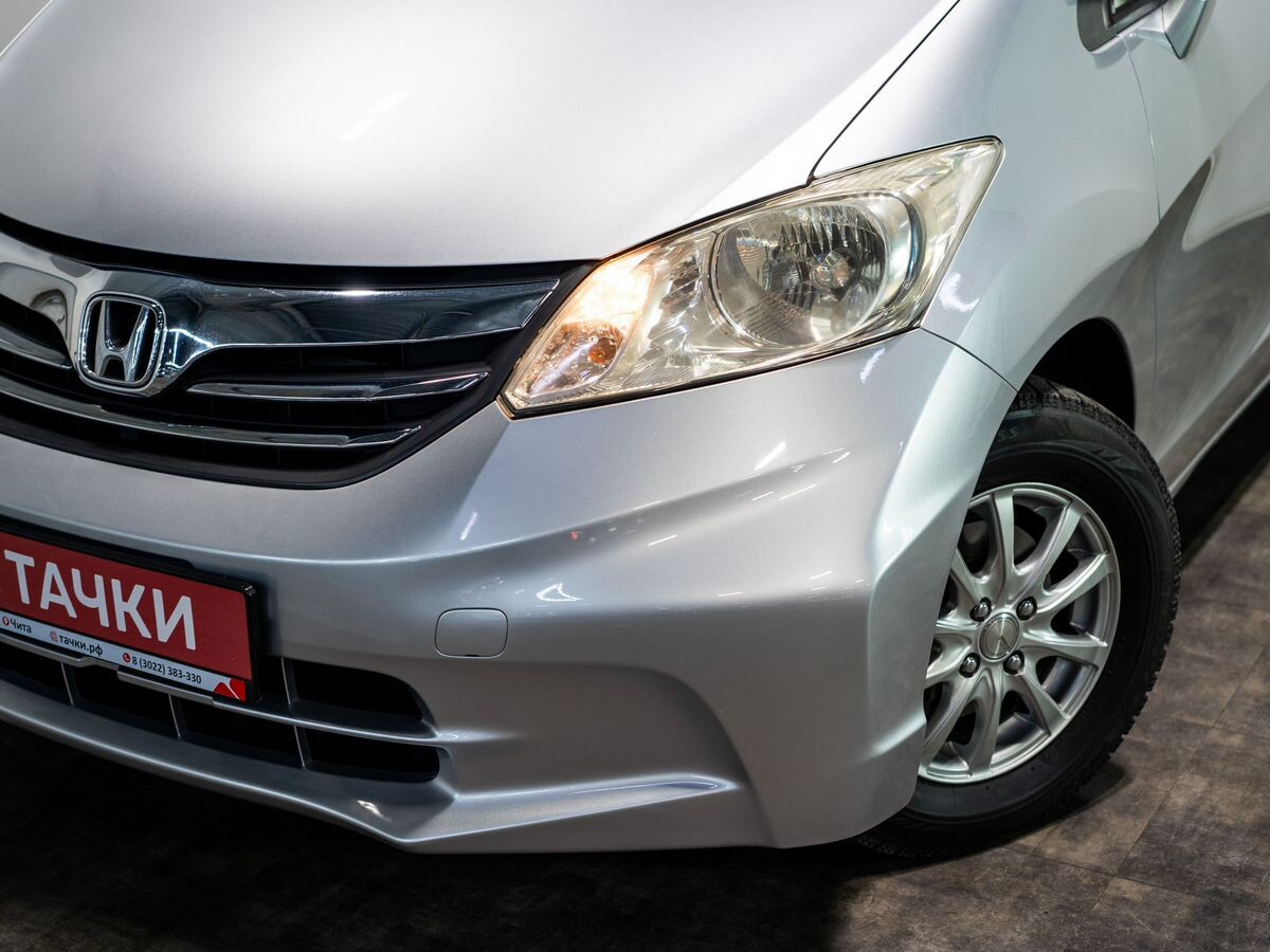 Honda Freed 2012 - фото автомобиля