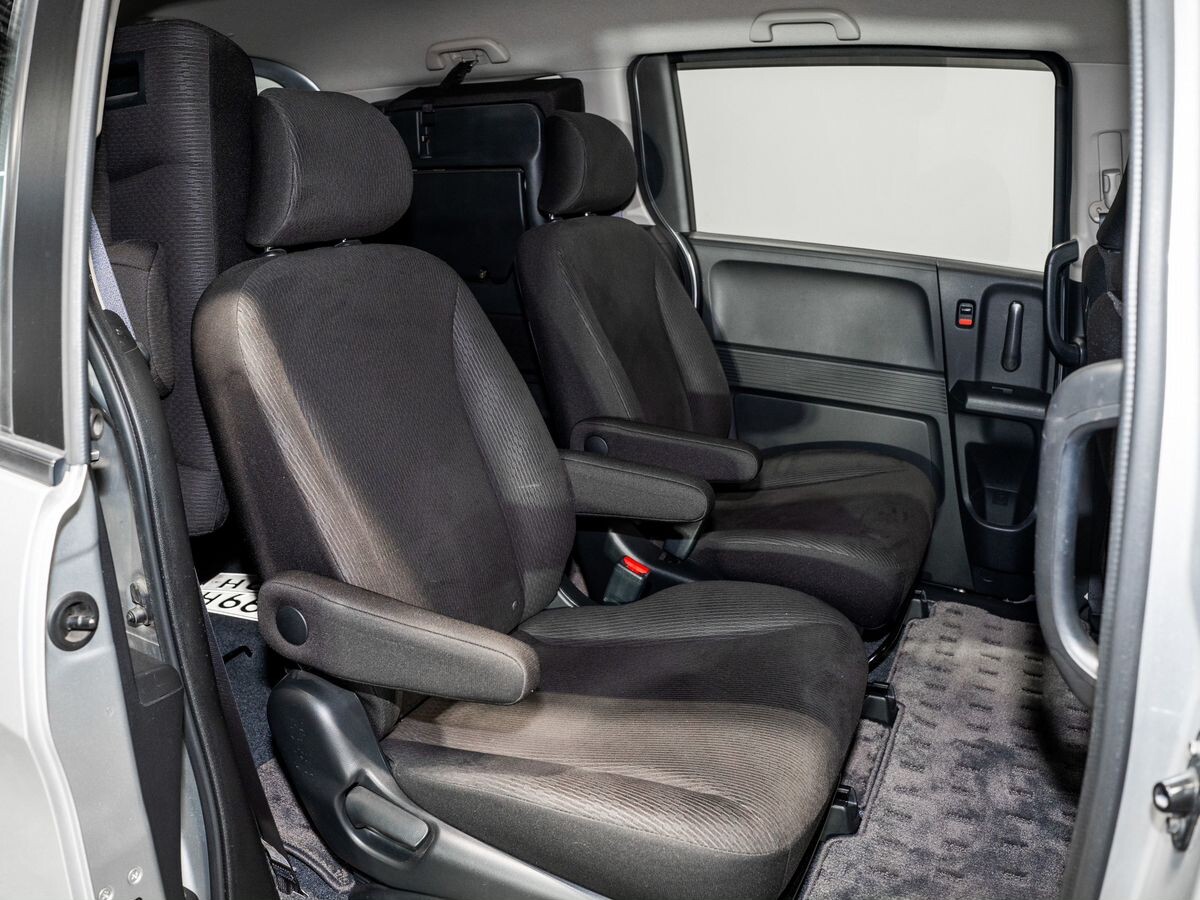 Honda Freed 2012 - фото автомобиля