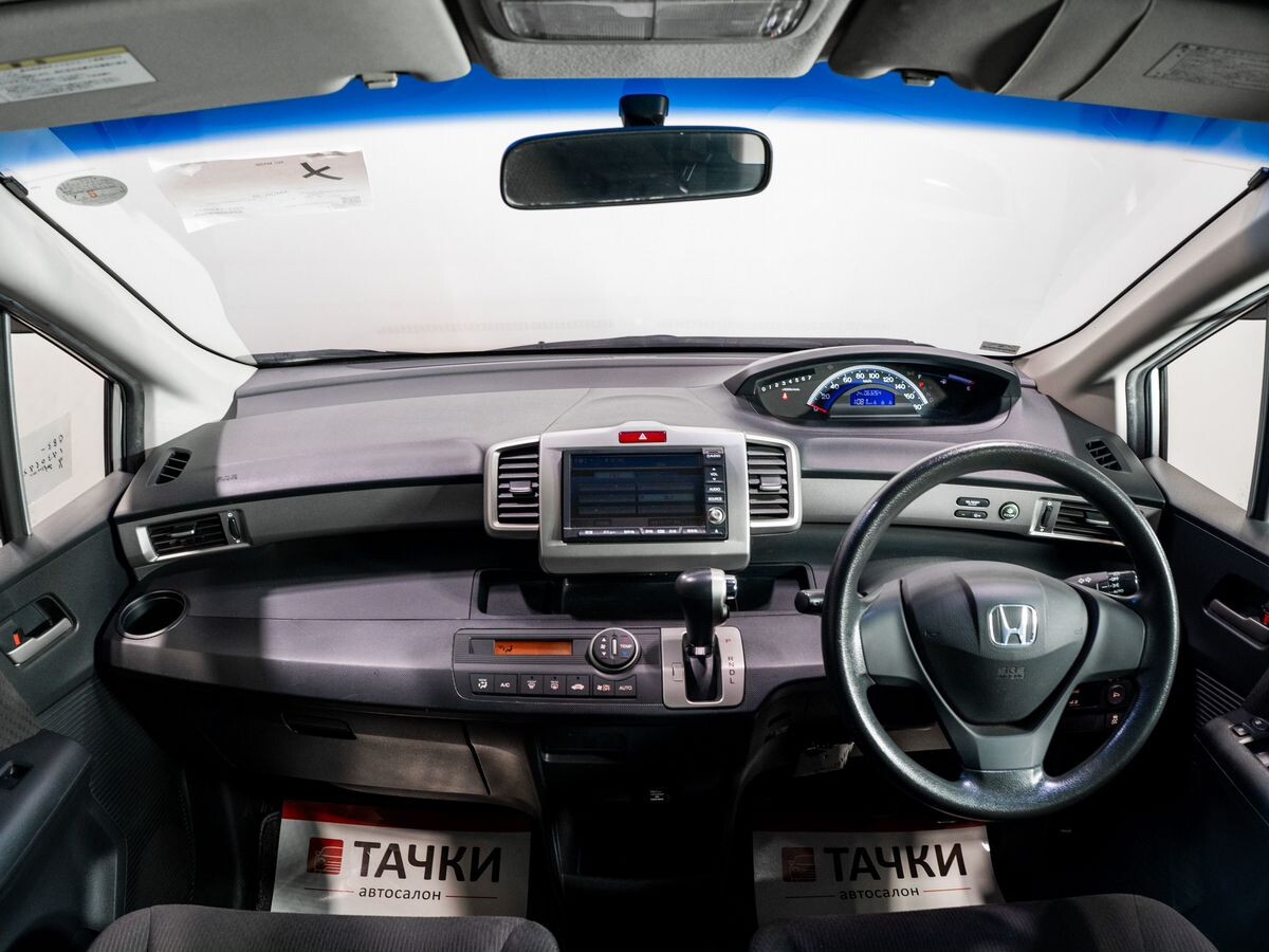Honda Freed 2012 - фото автомобиля