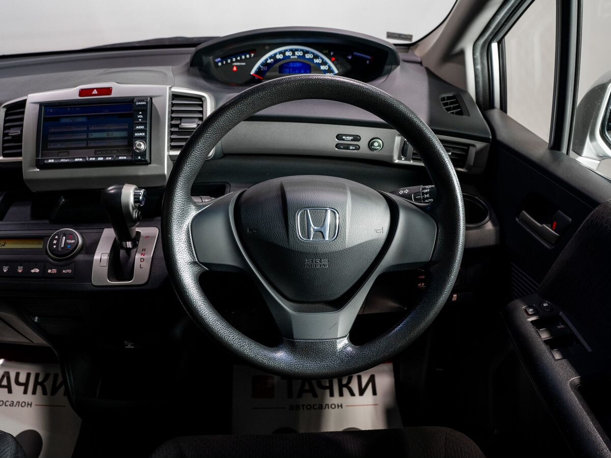 Honda Freed 2012 - фото автомобиля