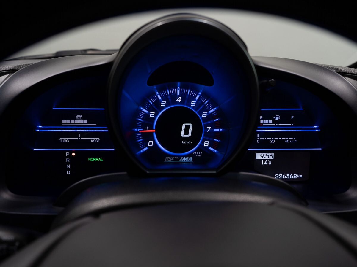 Honda CR-Z 2010 - фото автомобиля