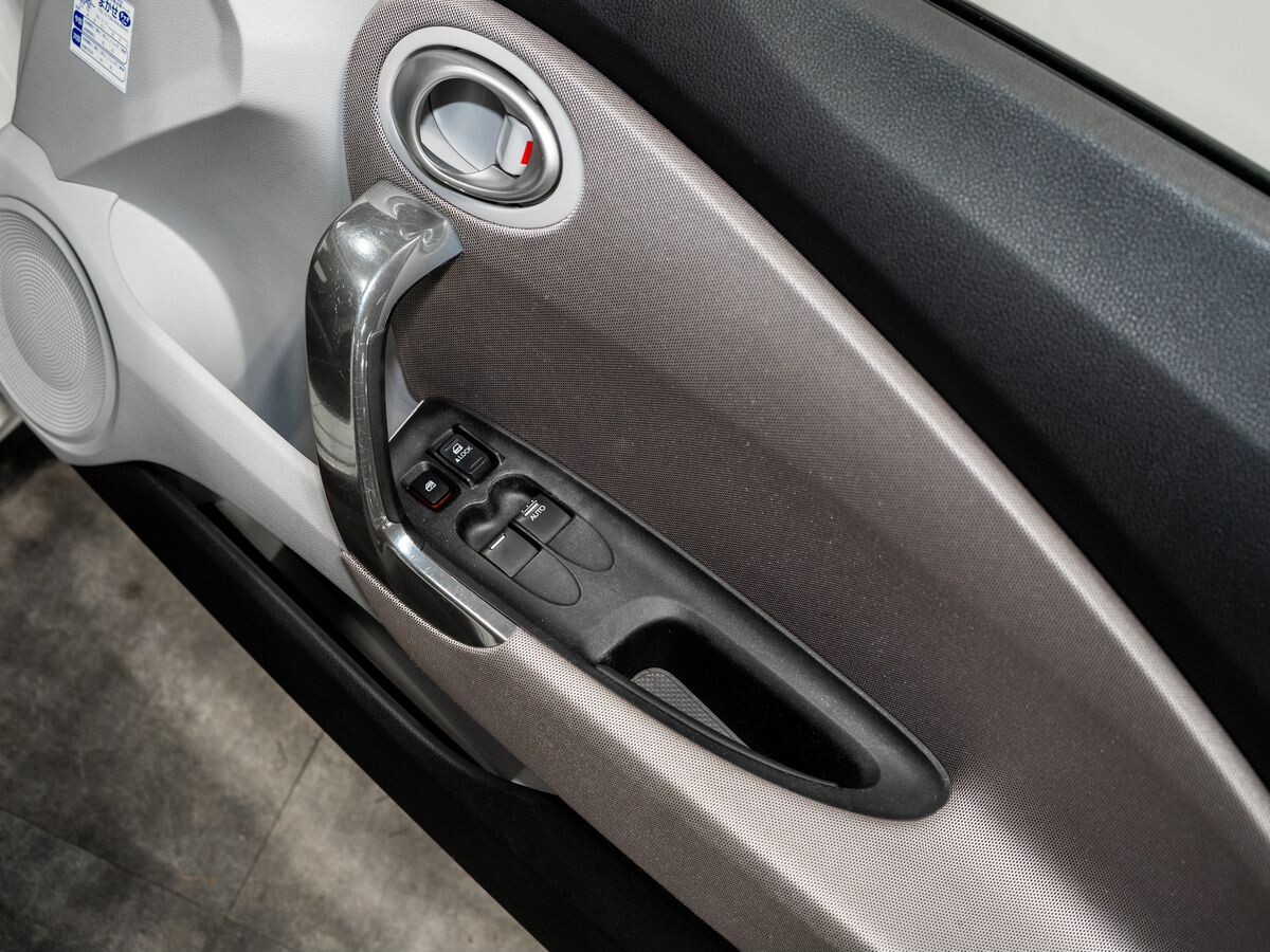 Honda CR-Z 2010 - фото автомобиля
