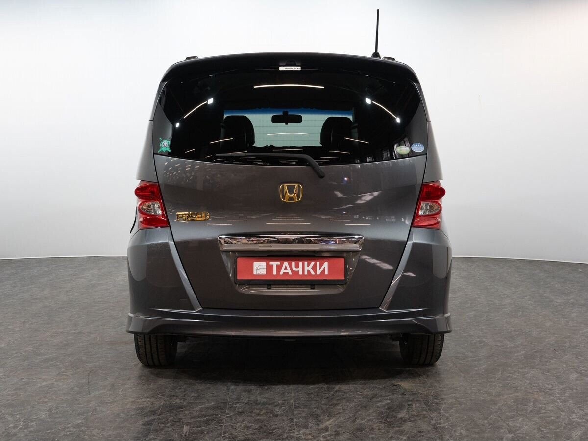 Honda Freed 2010 - фото автомобиля