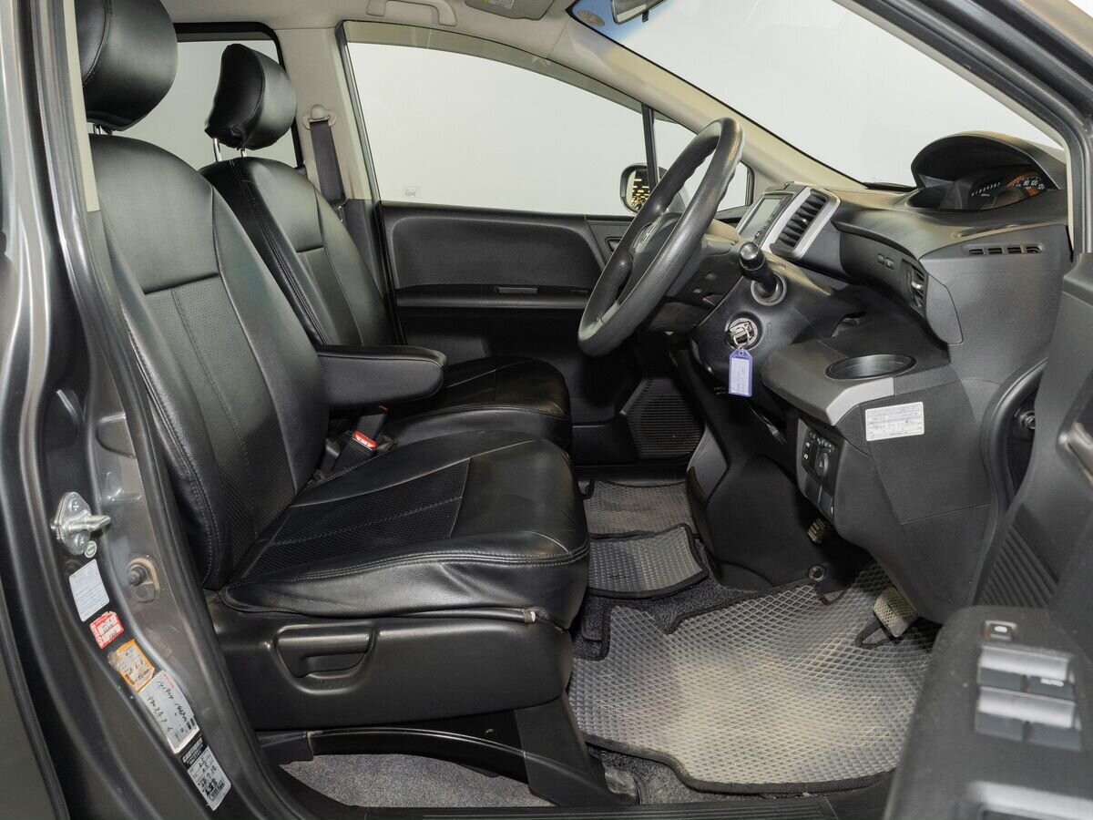 Honda Freed 2010 - фото автомобиля