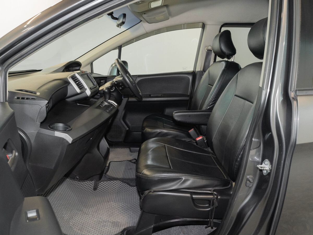Honda Freed 2010 - фото автомобиля