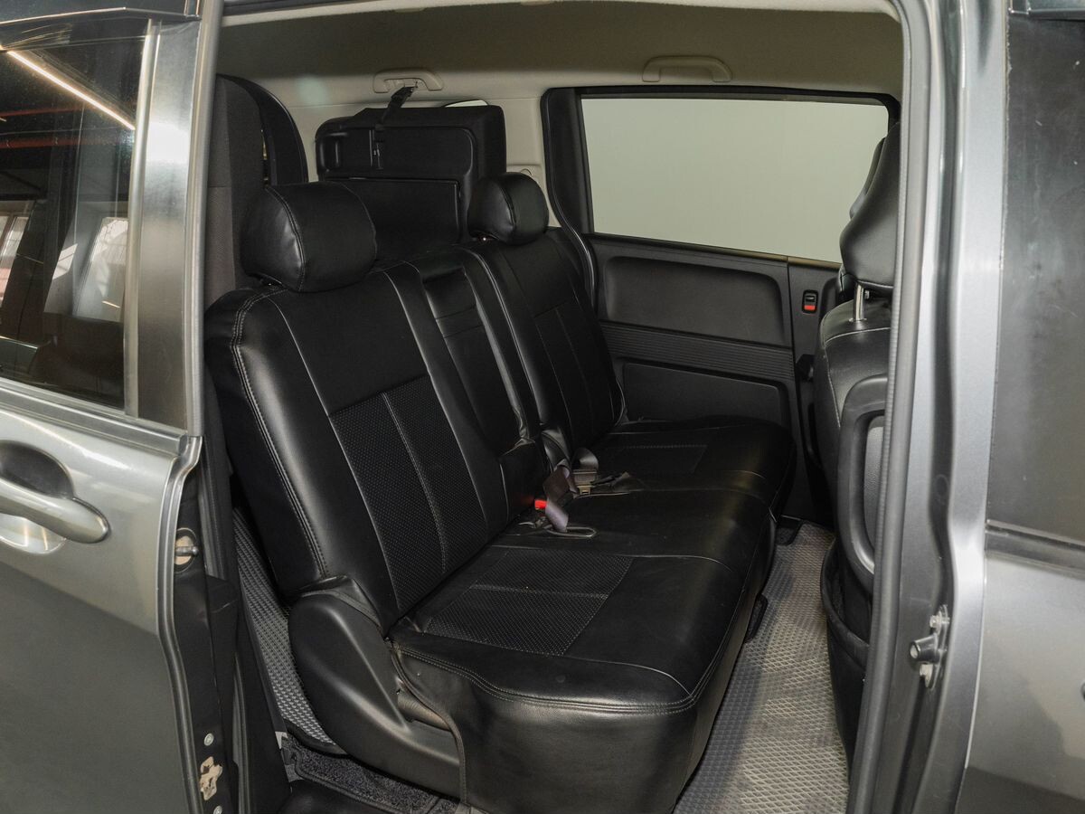 Honda Freed 2010 - фото автомобиля
