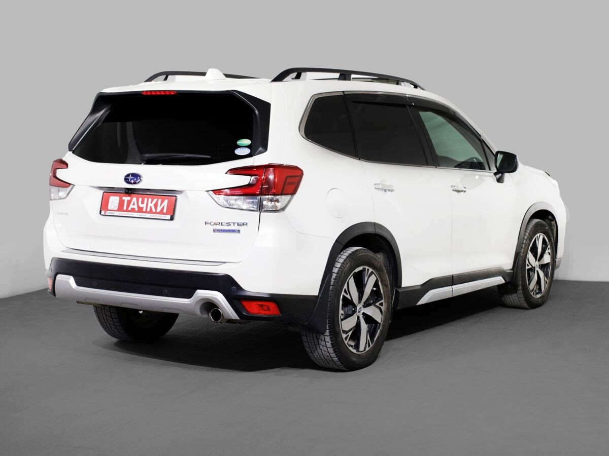 Subaru Forester 2019 - фото автомобиля