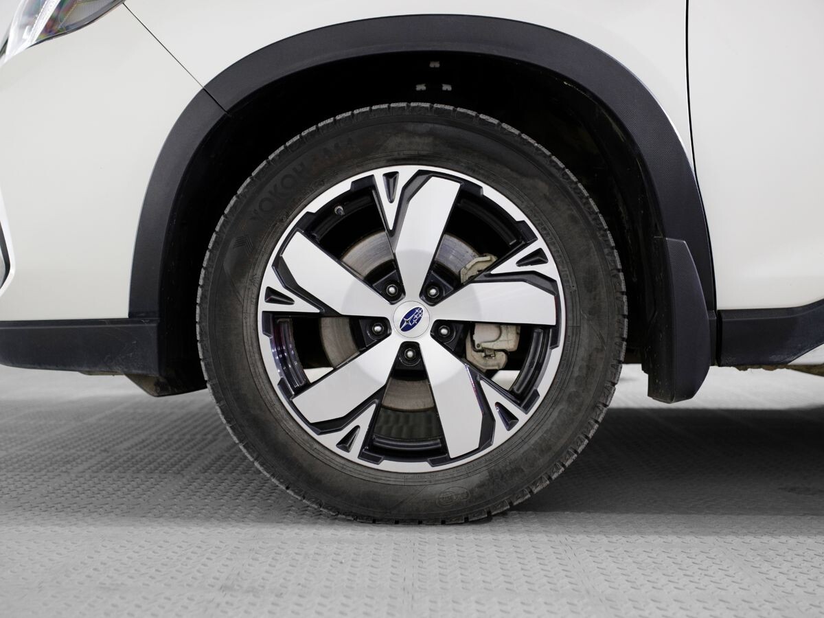 Subaru Forester 2019 - фото автомобиля