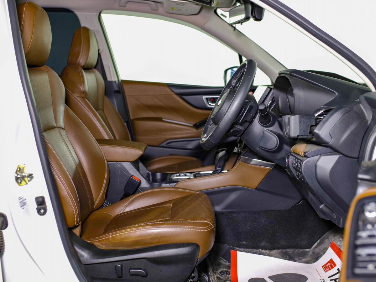 Subaru Forester 2019 - фото автомобиля