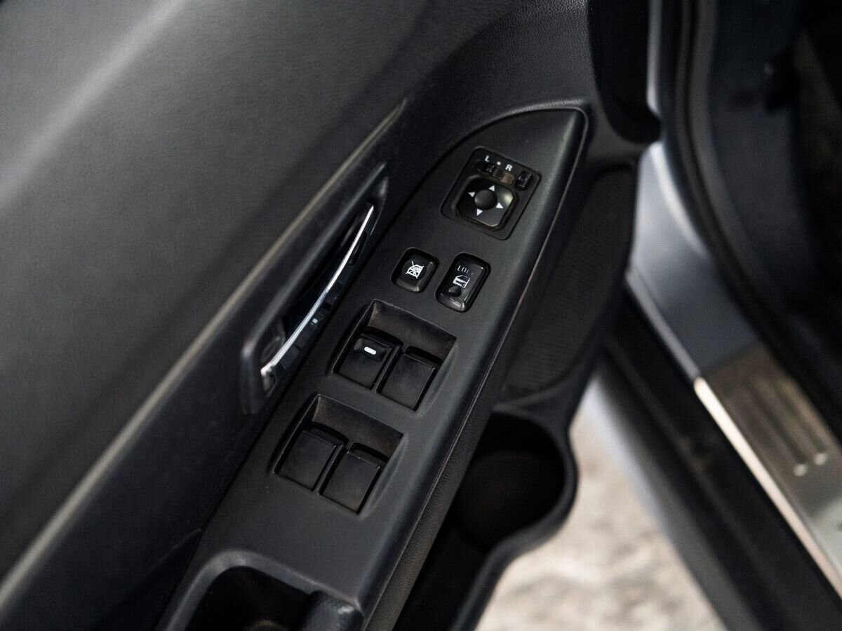 Mitsubishi ASX 2011 - фото автомобиля