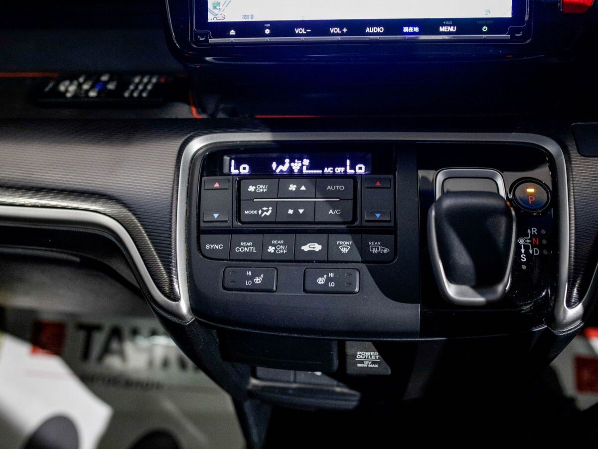 Honda Stepwgn 2018 - фото автомобиля