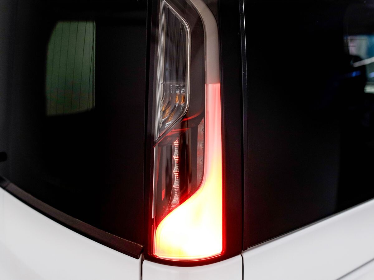 Honda Stepwgn 2018 - фото автомобиля
