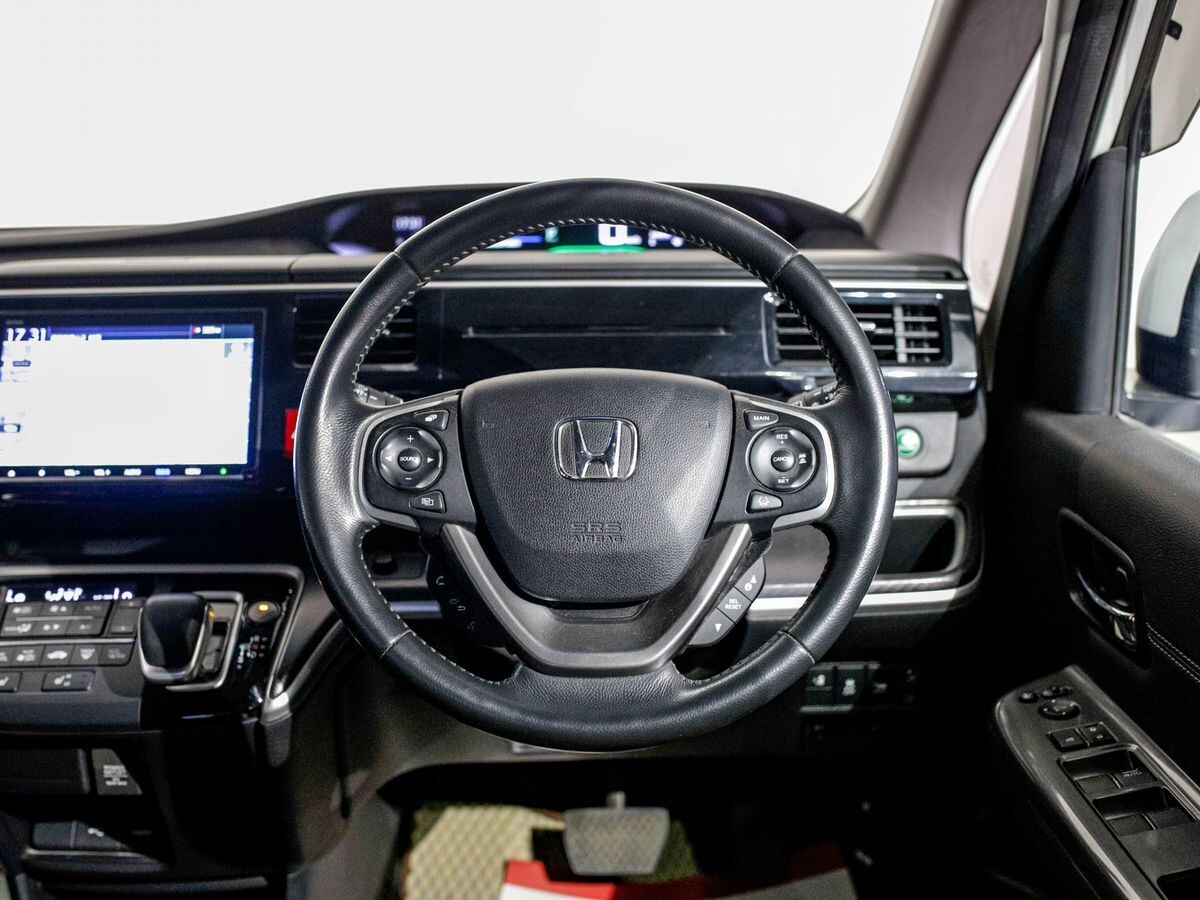Honda Stepwgn 2018 - фото автомобиля