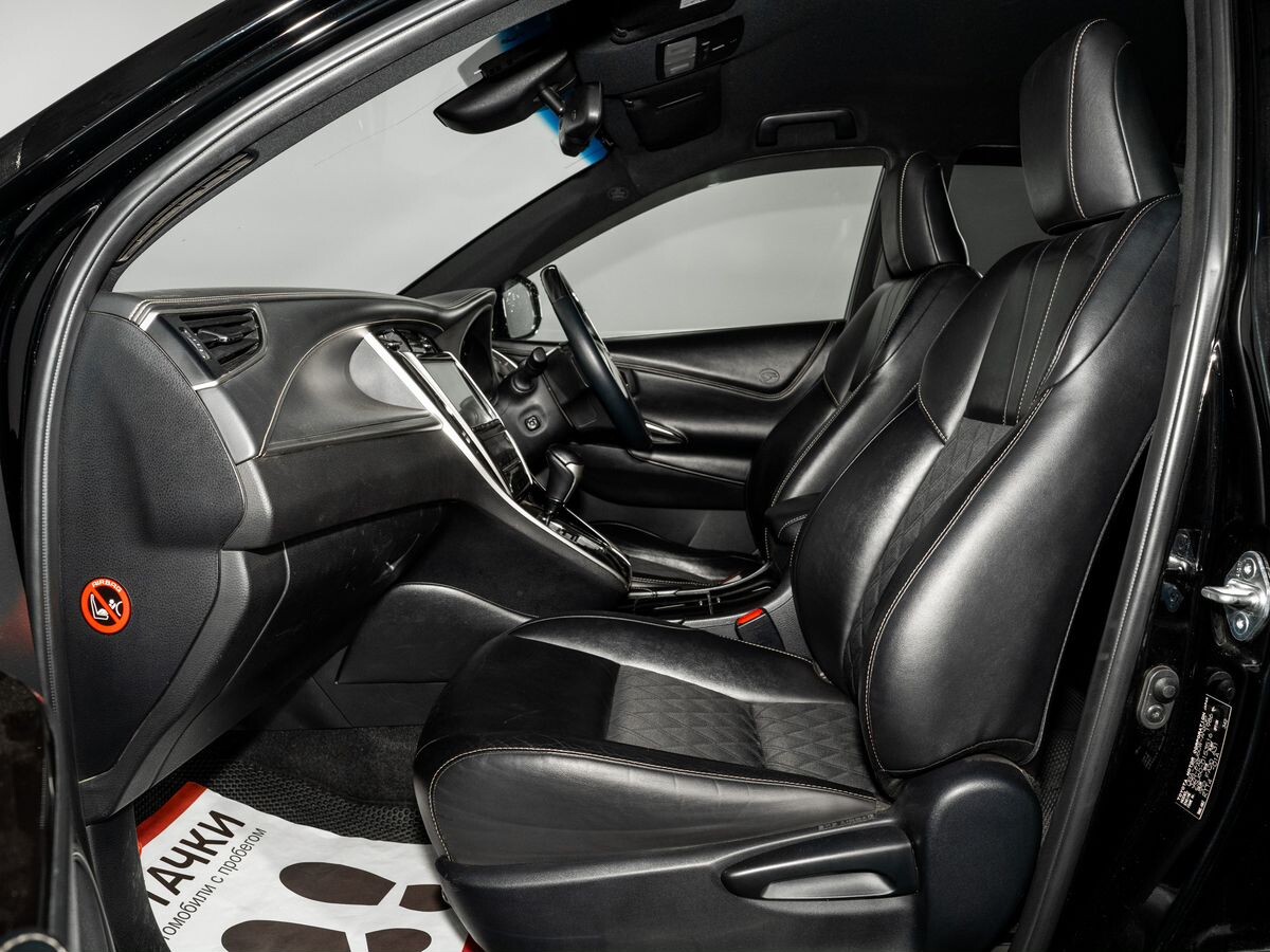 Toyota Harrier 2019 - фото автомобиля