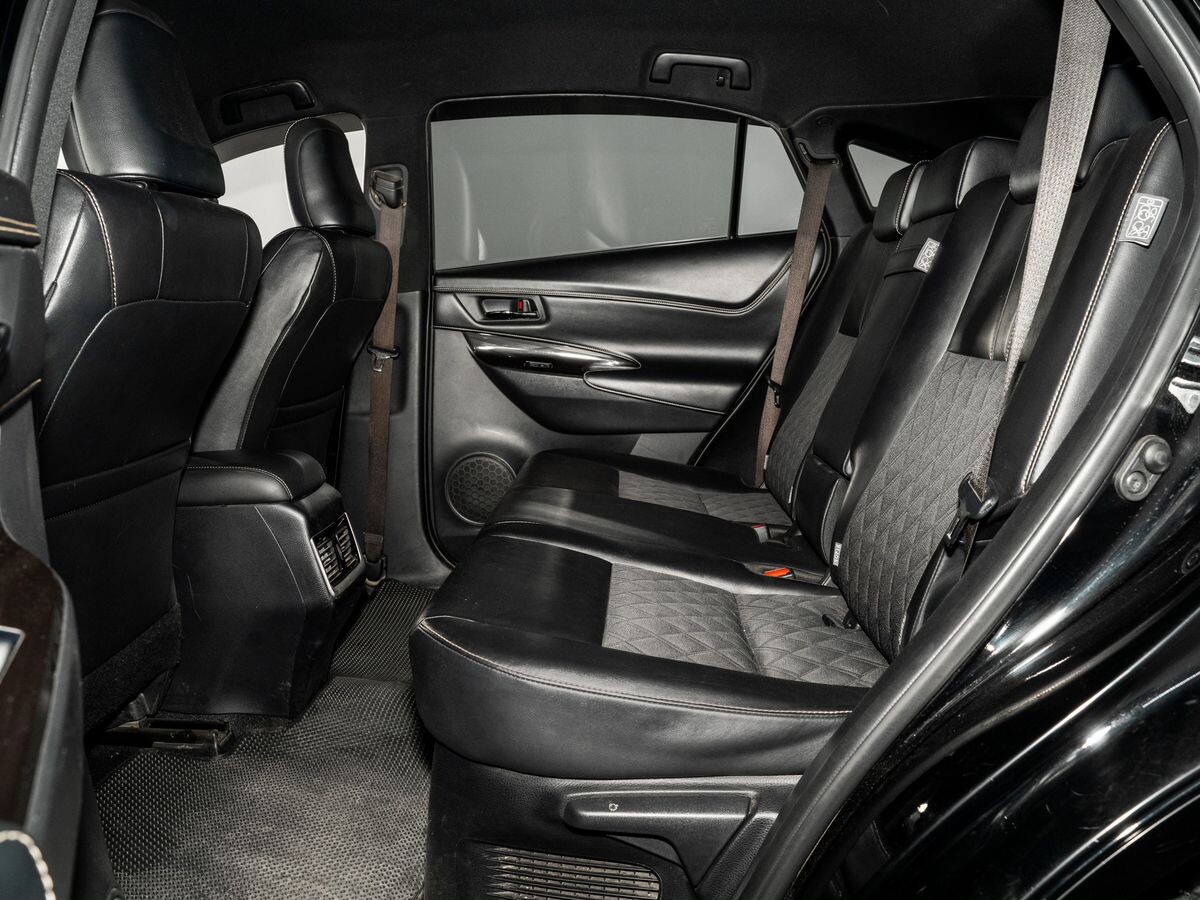 Toyota Harrier 2019 - фото автомобиля