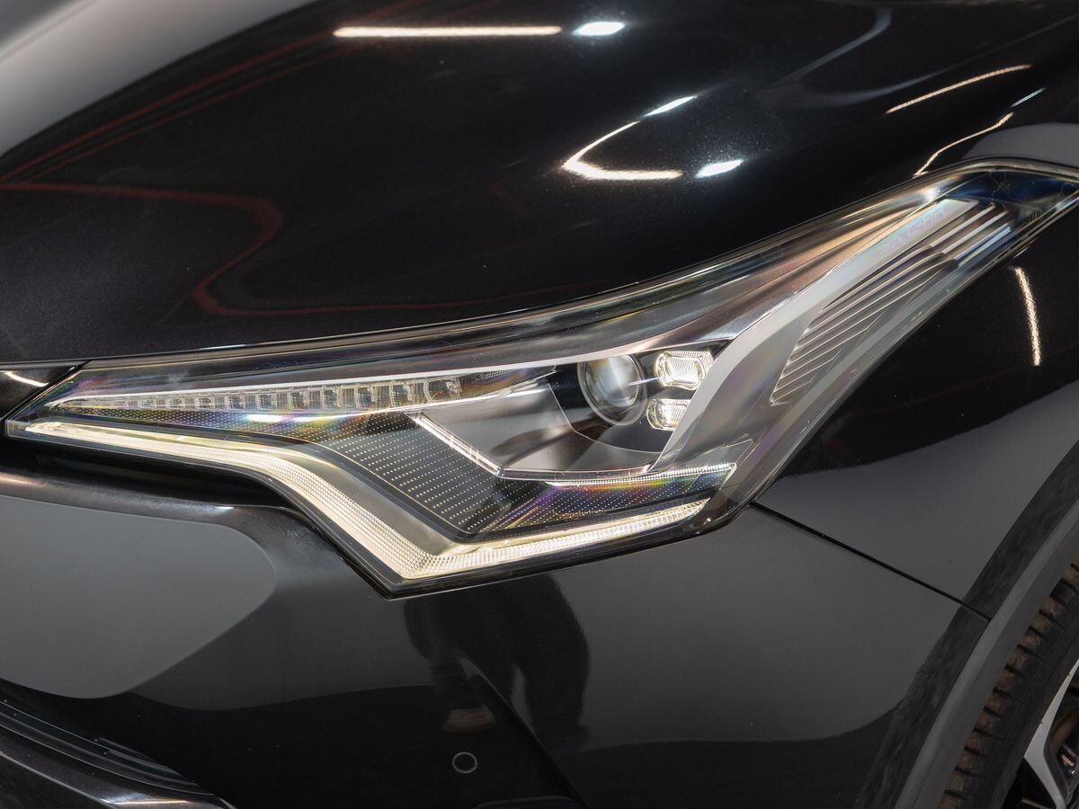 Toyota C-HR 2017 - фото автомобиля