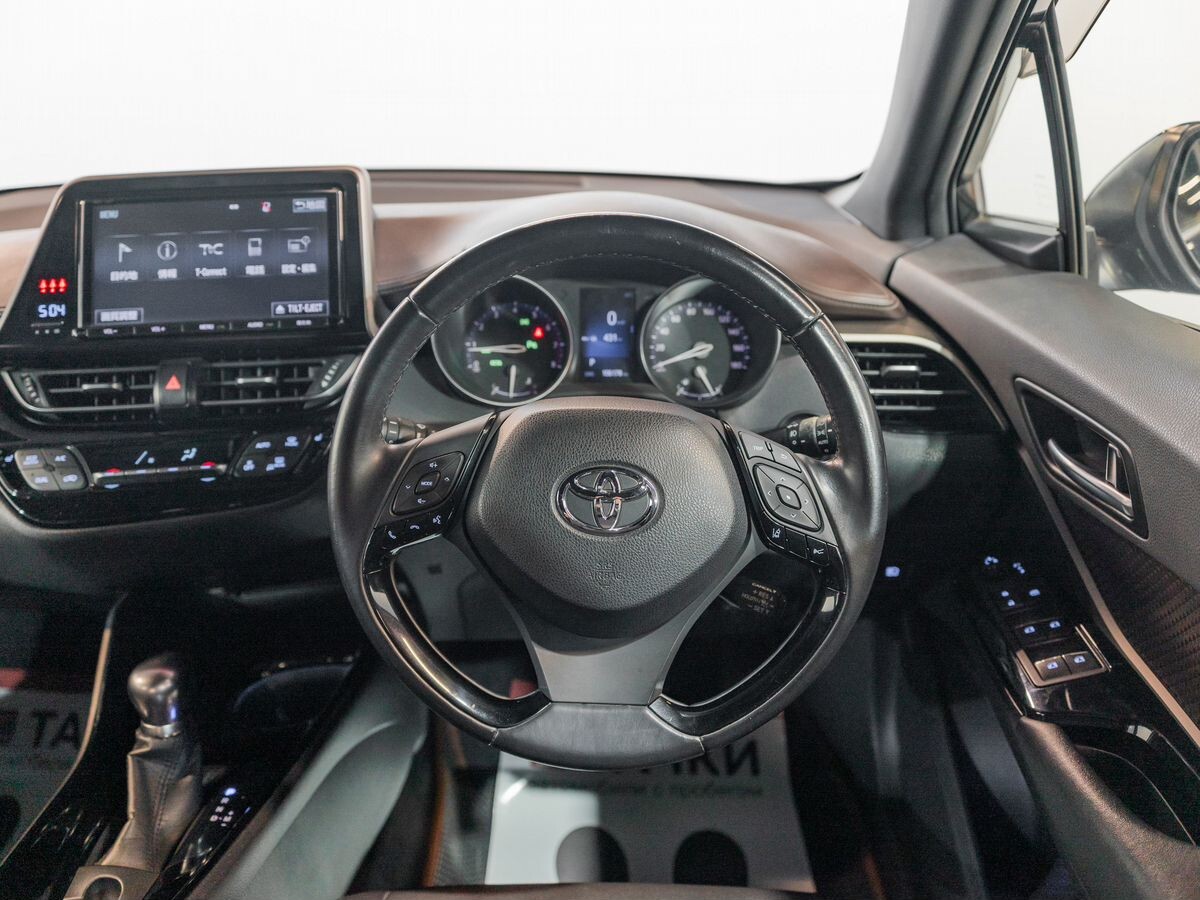 Toyota C-HR 2017 - фото автомобиля