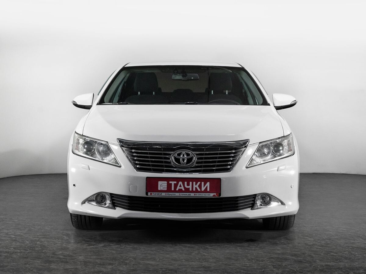 Toyota Camry 2014 - фото автомобиля