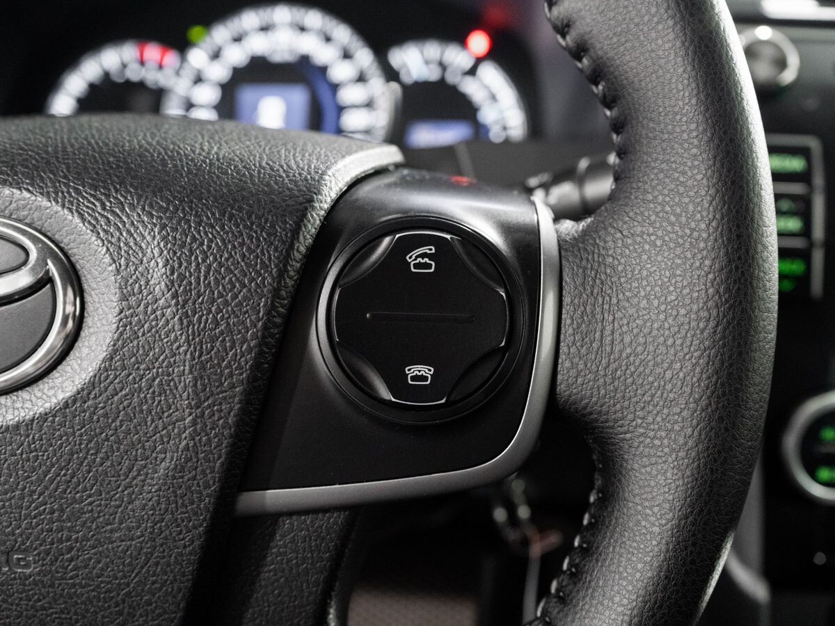 Toyota Camry 2014 - фото автомобиля